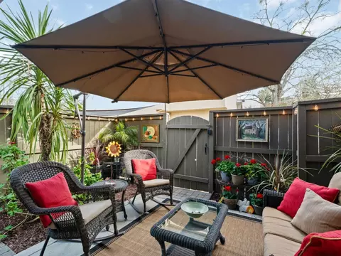 Exterior - 1024 5th St, Davis, CA 95616 photo 3 of 5