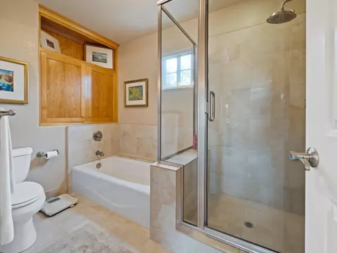 Bath - 1024 5th St, Davis, CA 95616 photo 4 of 4