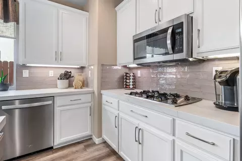 Kitchen - 392 Tornga Dr, Ripon, CA 95366 photo 3 of 7