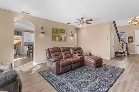 Entry Way - 392 Tornga Dr, Ripon, CA 95366 photo 2 of 11