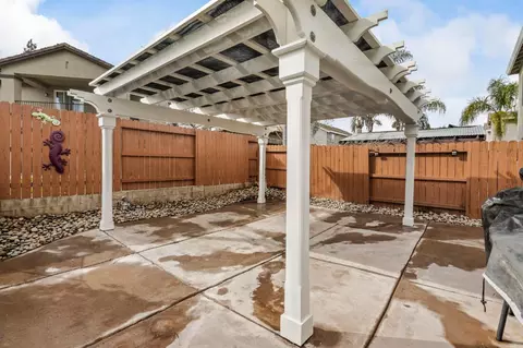 Exterior - 392 Tornga Dr, Ripon, CA 95366 photo 4 of 9