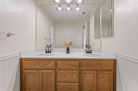 Bath - 392 Tornga Dr, Ripon, CA 95366 photo 3 of 3