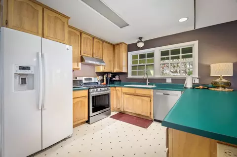 Kitchen - 17293 Perimeter Rd, Grass Valley, CA 95949 photo 2 of 6