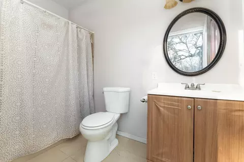 Bath - 17293 Perimeter Rd, Grass Valley, CA 95949 photo 4 of 4