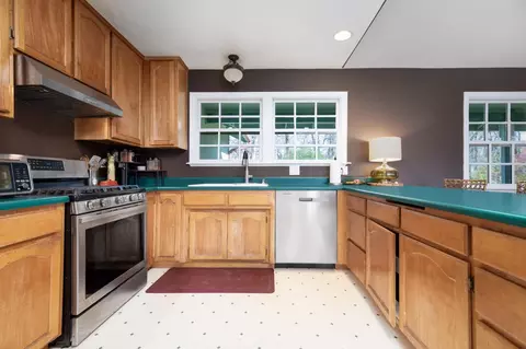 Kitchen - 17293 Perimeter Rd, Grass Valley, CA 95949 photo 3 of 6
