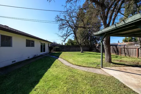 Exterior - 701 Meadowlark Dr, Turlock, CA 95382 photo 14 of 16