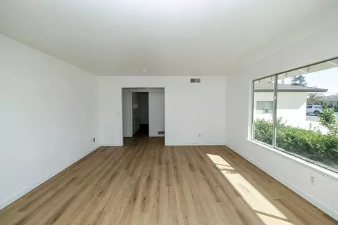 Living - 701 Meadowlark Dr, Turlock, CA 95382 photo 5 of 11