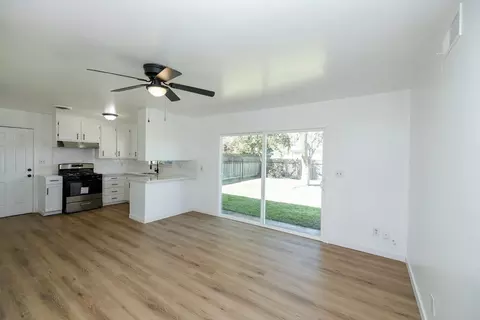 Living - 701 Meadowlark Dr, Turlock, CA 95382 photo 7 of 11