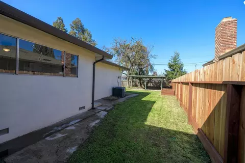 Exterior - 701 Meadowlark Dr, Turlock, CA 95382 photo 5 of 16