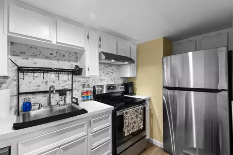 3701 Colonial Dr #23, Modesto, CA 95356