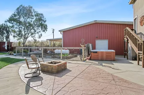 Exterior - 406 N Gratton Rd, Turlock, CA 95380 photo 8 of 17