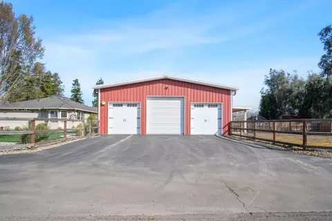 Exterior - 406 N Gratton Rd, Turlock, CA 95380 photo 12 of 17