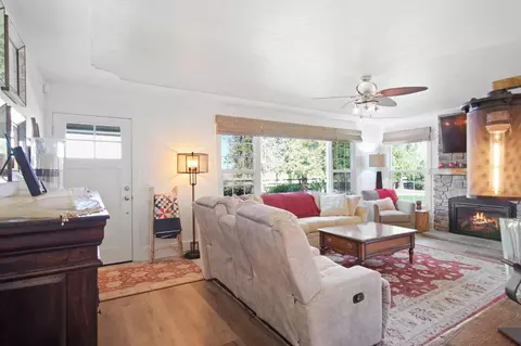 Living - 406 N Gratton Rd, Turlock, CA 95380 photo 1 of 3