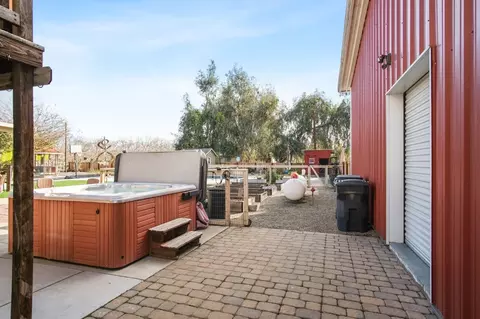 Exterior - 406 N Gratton Rd, Turlock, CA 95380 photo 14 of 17