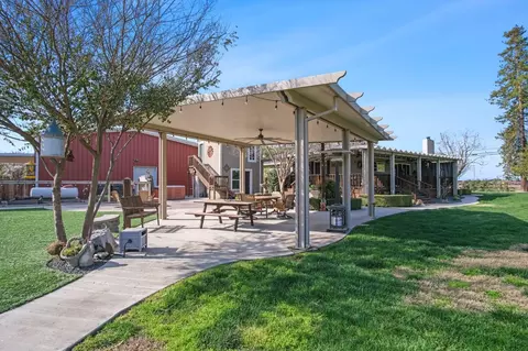 Exterior - 406 N Gratton Rd, Turlock, CA 95380 photo 5 of 17