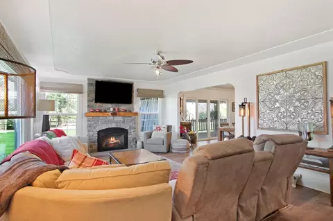 Living - 406 N Gratton Rd, Turlock, CA 95380 photo 2 of 3