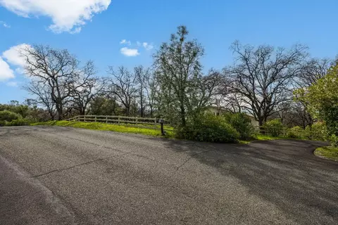 Exterior - 1502 Arrowbee Dr, Placerville, CA 95667 photo 12 of 17