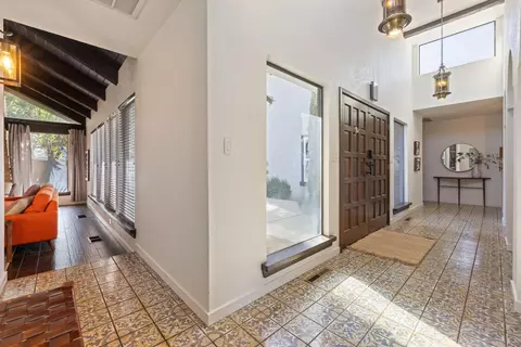 Entry Way - 591 E Tuolumne Rd, Turlock, CA 95382 photo 7 of 9