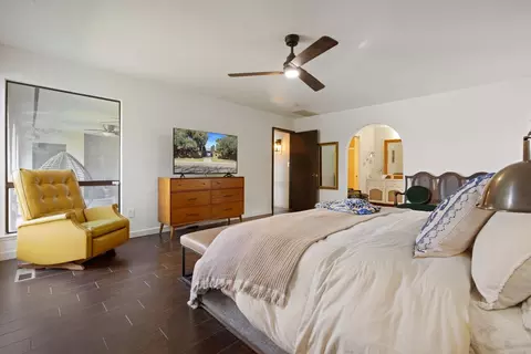 Bedroom - 591 E Tuolumne Rd, Turlock, CA 95382 photo 2 of 5