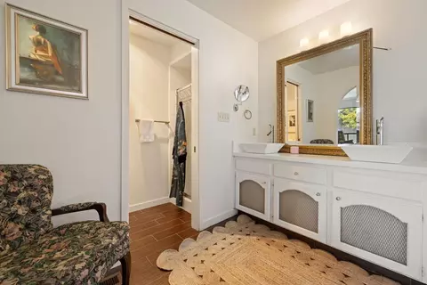 Bath - 591 E Tuolumne Rd, Turlock, CA 95382 photo 1 of 3