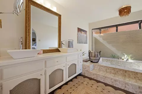 Bath - 591 E Tuolumne Rd, Turlock, CA 95382 photo 2 of 3