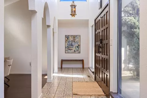 Entry Way - 591 E Tuolumne Rd, Turlock, CA 95382 photo 2 of 9