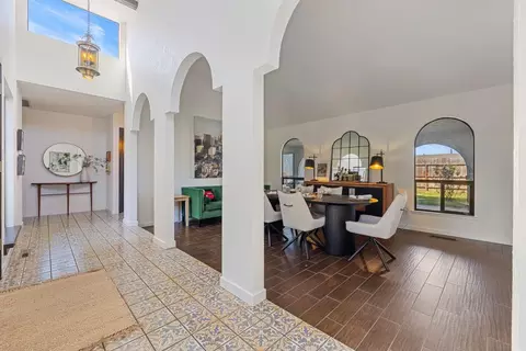 Entry Way - 591 E Tuolumne Rd, Turlock, CA 95382 photo 5 of 9