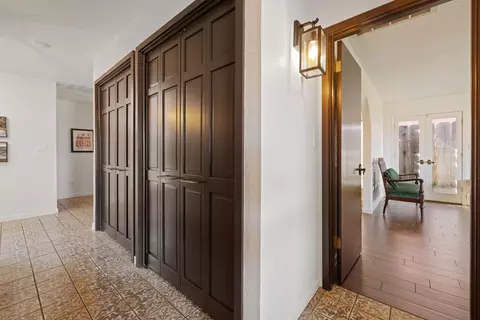 Entry Way - 591 E Tuolumne Rd, Turlock, CA 95382 photo 4 of 9