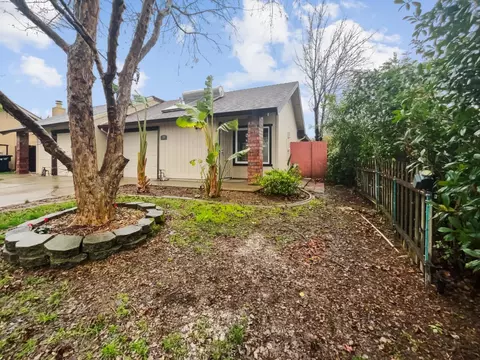 23 Pulsar Cir, Sacramento, CA 95822