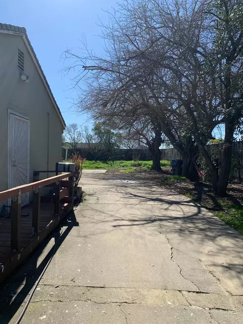 Exterior - 6436 Elder Creek Rd, Sacramento, CA 95824 photo 22 of 26