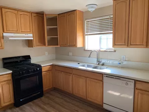 Kitchen - 6436 Elder Creek Rd, Sacramento, CA 95824 photo 2 of 3