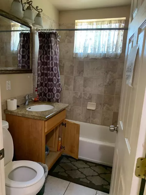 Bath - 6436 Elder Creek Rd, Sacramento, CA 95824 photo 3 of 3