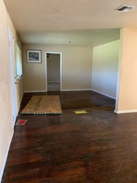 Living - 6436 Elder Creek Rd, Sacramento, CA 95824 photo 1 of 3