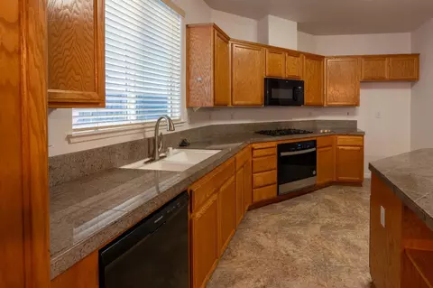 1909 Plum Way, Modesto, CA 95356 photo 3