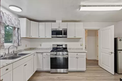 Kitchen - 9744 N St, Live Oak, CA 95953 photo 4 of 4