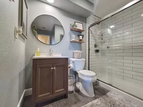 Bath - 971 Ranch Rd, Galt, CA 95632 photo 9 of 10