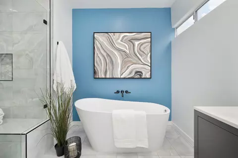 Bath - 2300 Fallwater Ln, Carmichael, CA 95608 photo 4 of 5