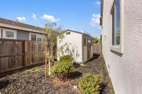 Exterior - 2544 Avalon Ln, Manteca, CA 95337 photo 9 of 12