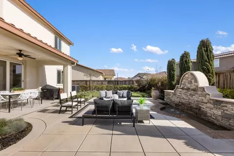 Exterior - 2544 Avalon Ln, Manteca, CA 95337 photo 6 of 12