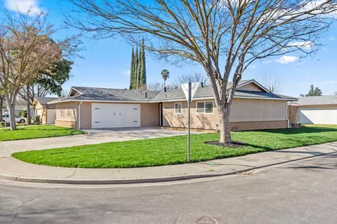 1909 Fairfax Ave, Modesto, CA 95355 photo 3