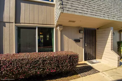 Exterior - 840 Rutledge Dr, Lodi, CA 95242 photo 3 of 4