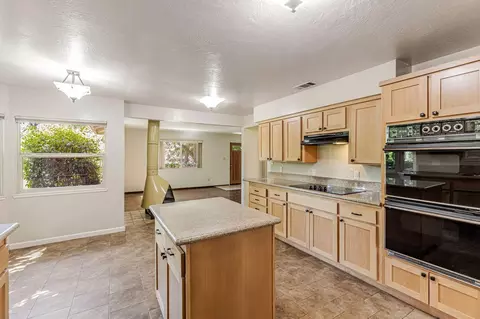 Kitchen - 34791 Creeksedge Rd, Davis, CA 95616 photo 3 of 5
