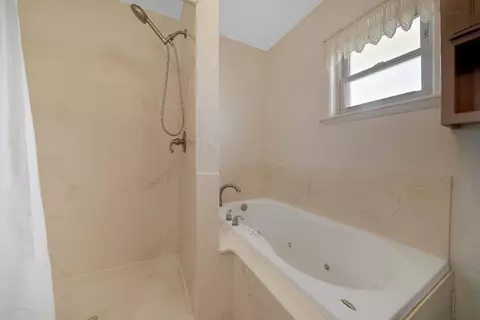Bath - 50 Opal St, Sutter Creek, CA 95685 photo 2 of 3