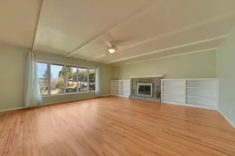 Living - 50 Opal St, Sutter Creek, CA 95685 photo 2 of 5