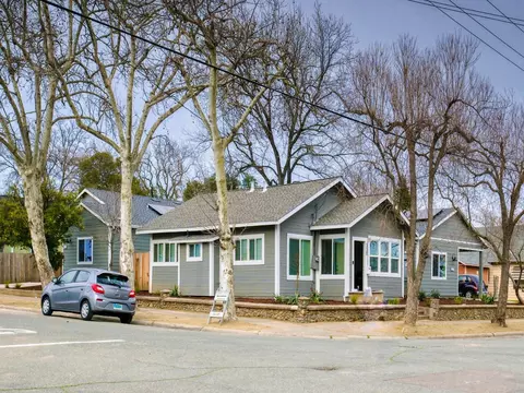330 4th St, Roseville, CA 95678