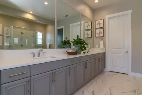 Bath - 4305 Red Maple Ct, Rocklin, CA 95765 photo 1 of 6