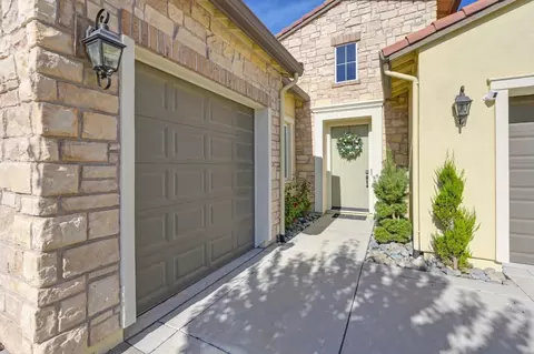 Exterior - 4305 Red Maple Ct, Rocklin, CA 95765 photo 3 of 11