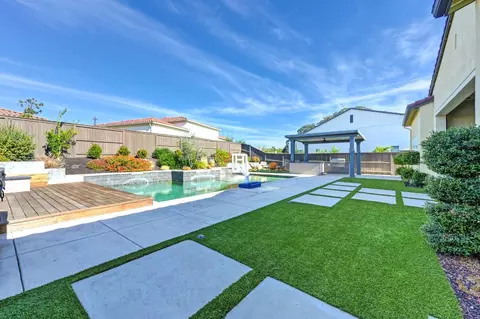 Exterior - 4305 Red Maple Ct, Rocklin, CA 95765 photo 4 of 11