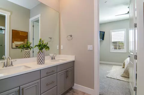 Bath - 4305 Red Maple Ct, Rocklin, CA 95765 photo 5 of 6