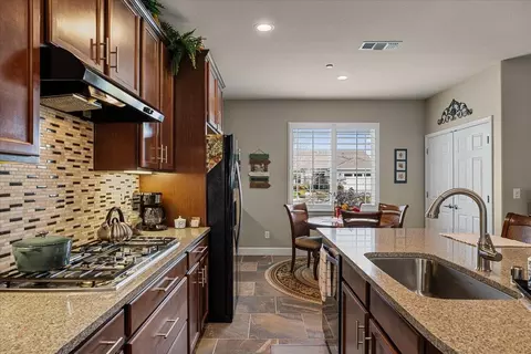 Kitchen - 2649 Bellchase Dr, Manteca, CA 95336 photo 4 of 6